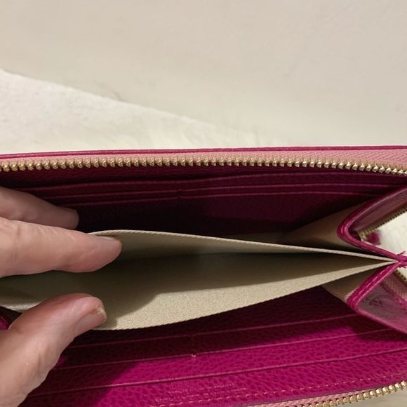 Giorgia Milani Pebbled Leather Zip Around Wallet in Pink - Picture 3 of 6